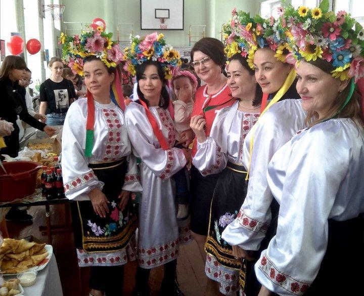 Благотворительная ярмарка "Твори добро своими руками"