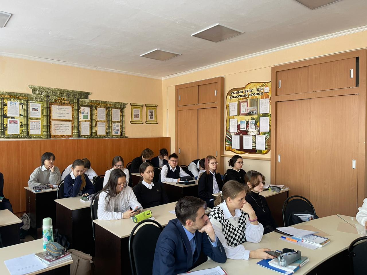 Электронный постер "Яркие вехи в истории Независимого Казахстана"