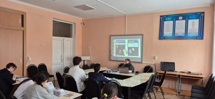 Среди учащихся 11 класса была проведена беседа "Кто такие дропперы?".